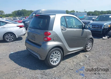 2013 Smart Fortwo Passion/Pure z USA, uszkodzony, nr VIN WMEEJ3BA7DK654709